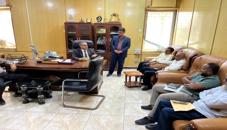 لمتابعة الأداء الإداري.. لصور يتفقد سير العمل في ديوان رئاسة الجامعة